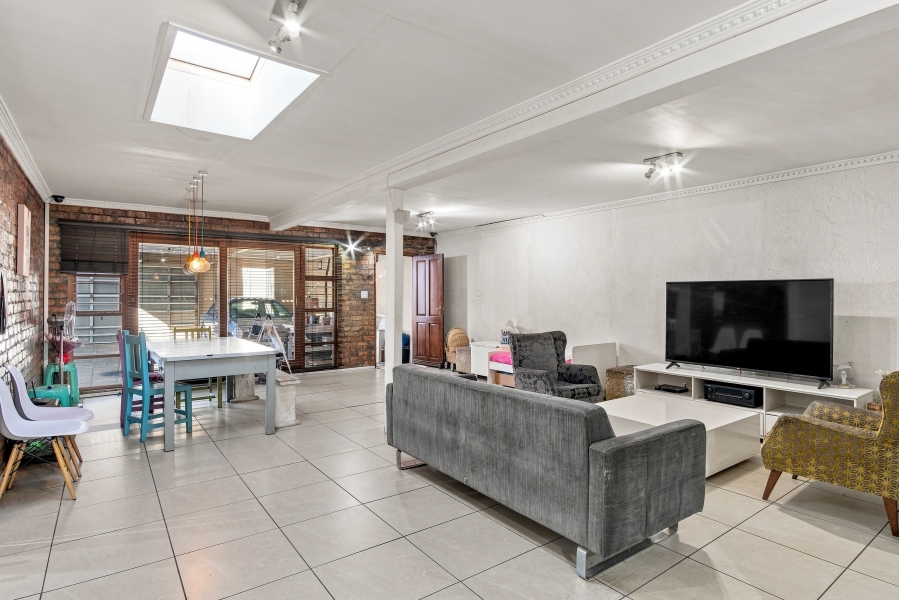 6 Bedroom Property for Sale in Woodstock Western Cape